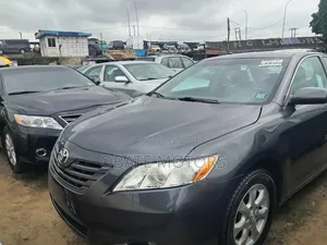Toyota Camry LE 4dr Sedan (2.5L 4cyl 6AM) 2010 Gray