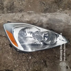 Head Light Toyota Sienna 2004