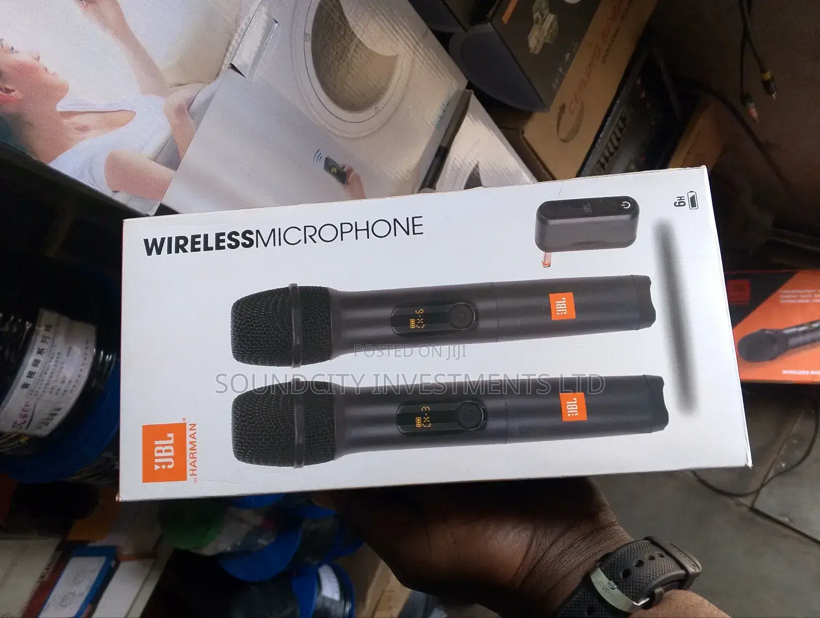 Jbl Universal Uhf Wireless Rechargeable Microphone.
