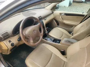 Photo - Mercedes-Benz C240 2.6 4MATIC AWD 2002 Gold