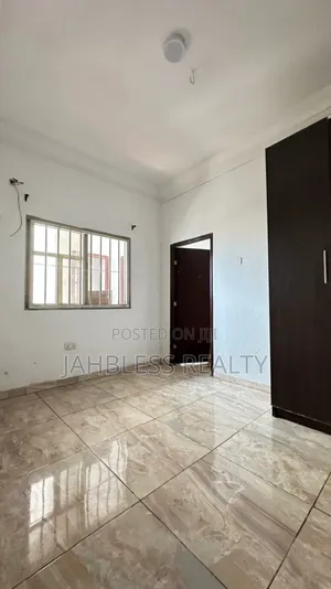 Photo - Mini Flat in Osapa london for rent