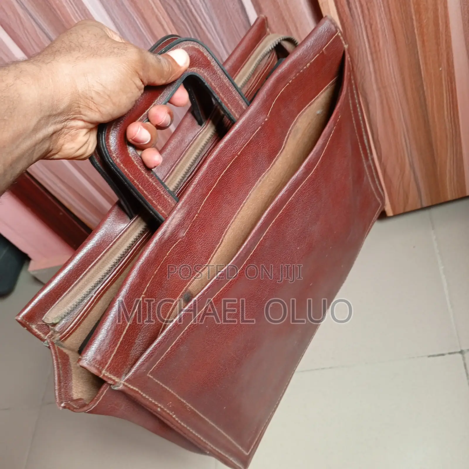 Vintage Leather Briefcase – Classic Durable