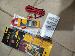 Fluke Clamp Meter 324