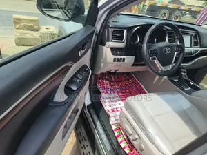 Toyota Highlander Limited V6 4x4 (3.5L 6cyl 6A) 2016 Silver
