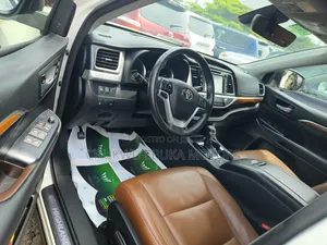 Toyota Highlander Limited Platinum 4x4 V6 (3.5L 6cyl 8A) 2018 White