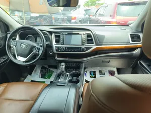 Toyota Highlander Limited Platinum 4x4 V6 (3.5L 6cyl 8A) 2018 White