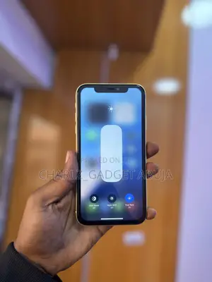 Apple iPhone 11 64 GB Yellow