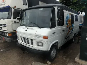 Mercedes 608 Bus Middle Size