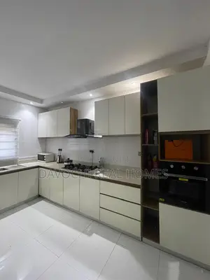 Furnished 3bdrm Apartment in Lekki Phase1 for rent