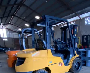 3.5 Tons Caterpillar Forklift Available for Hire