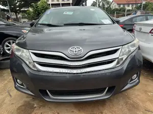 Photo - Toyota Venza 2014 Gray