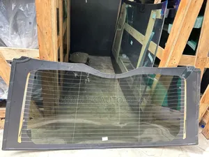 Range Rover Voque 2018 Back Glass We Deliver