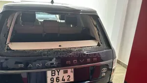 Range Rover Voque 2018 Back Glass We Deliver