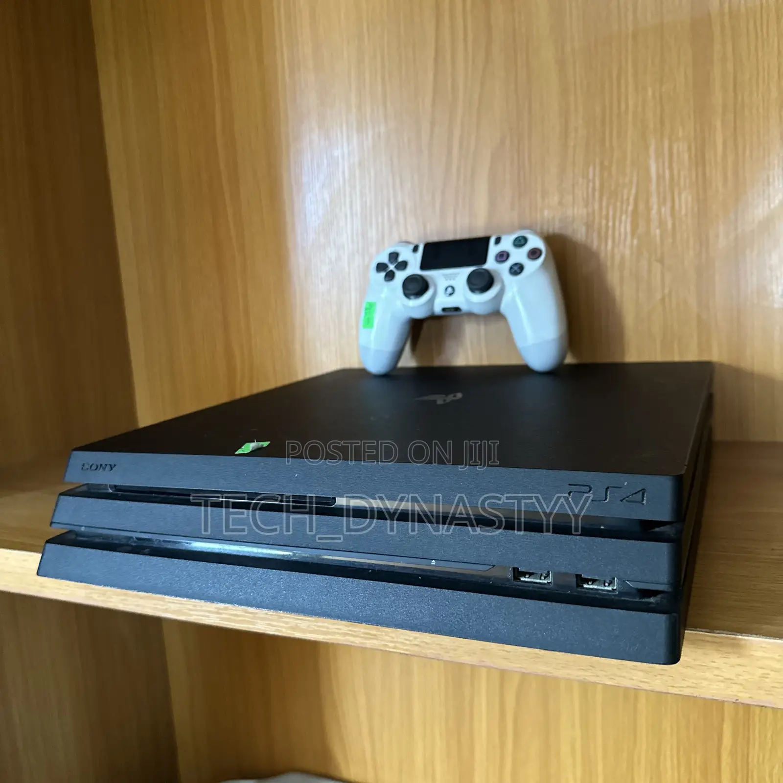 Ps4 Pro ( Playstation 4 Pro With Controller )