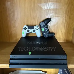 Sony Ps4 Pro With 2 Controllers ( Playstation 4 Pro )