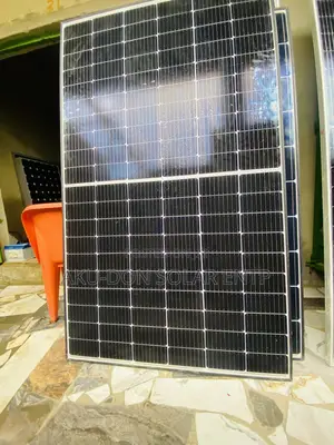 550watts 120cells Original Canadian Blackframe Solar Panels