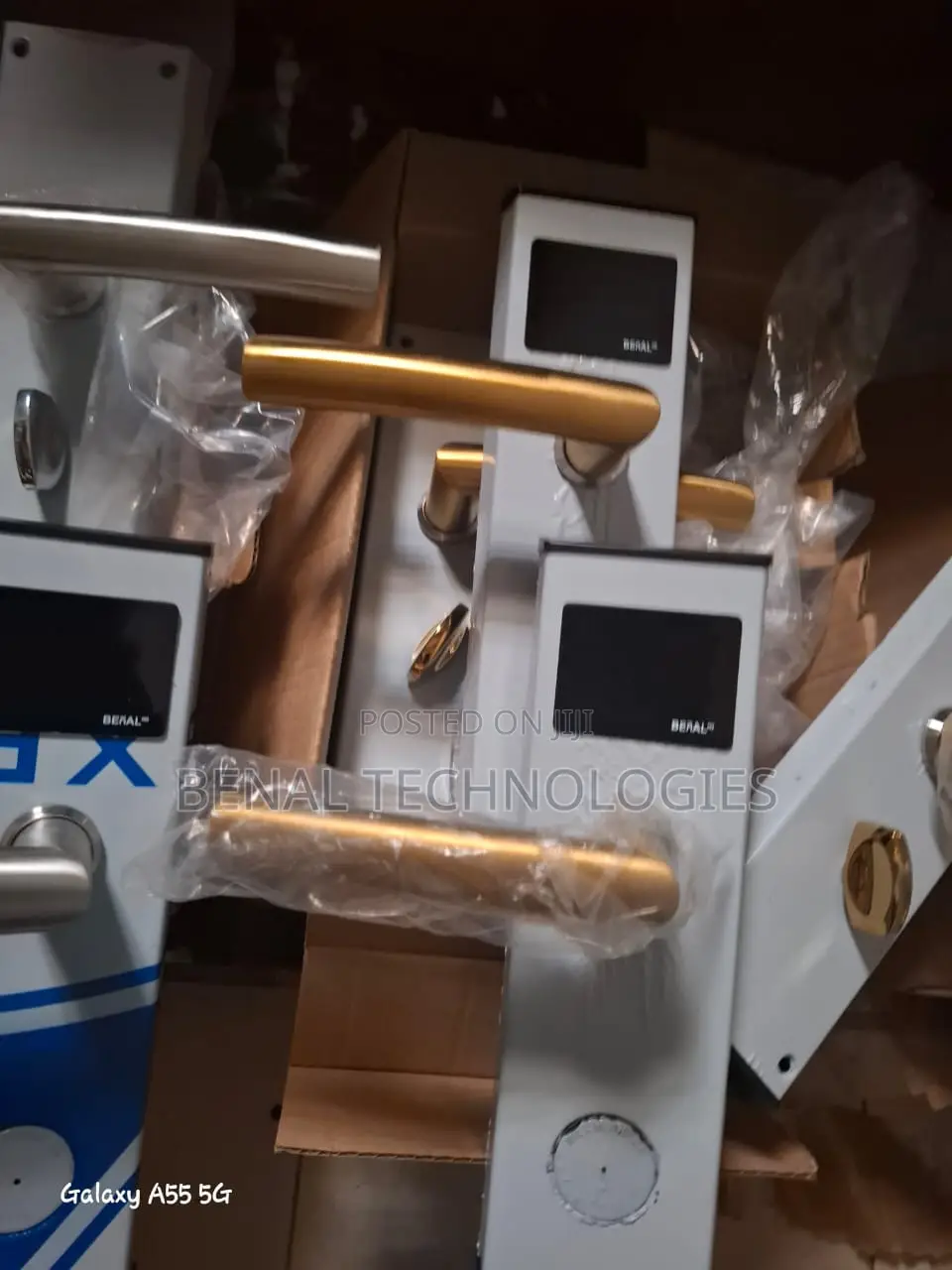 Card-Operated Hotel Locking Solution With Software Interface