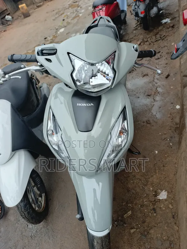 Honda Dio 2021 White in Nnewi Motorcycles Scooters, Riders