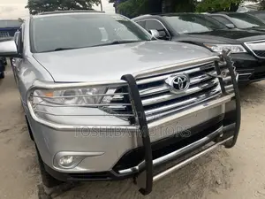 Toyota Highlander SE 3.5L 4WD 2013 Silver