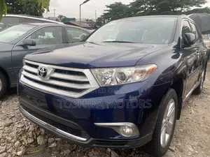 Toyota Highlander XLE V6 4x4 (3.5L 6cyl 6A) 2016 Blue