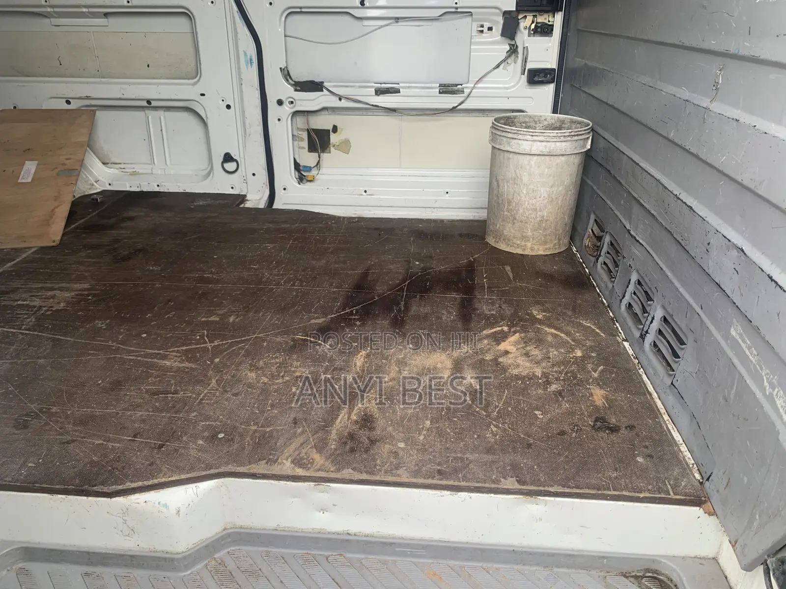 Volkswagen LT 2000 White