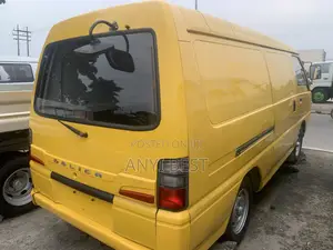 Mitsubishi Delica 2007 Yellow
