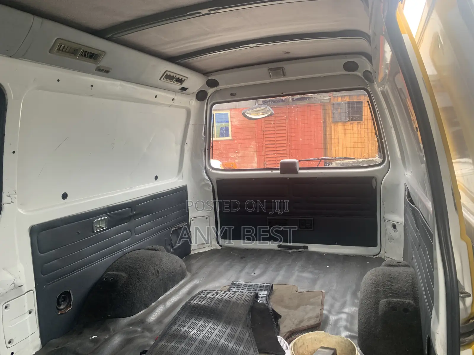 Mitsubishi Delica 2007 Yellow
