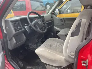Volkswagen Transporter 2005 Red