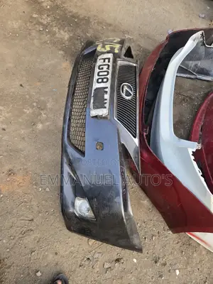 Bumper Is250 2008