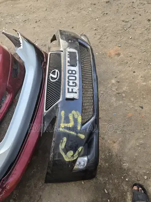 Bumper Is250 2008