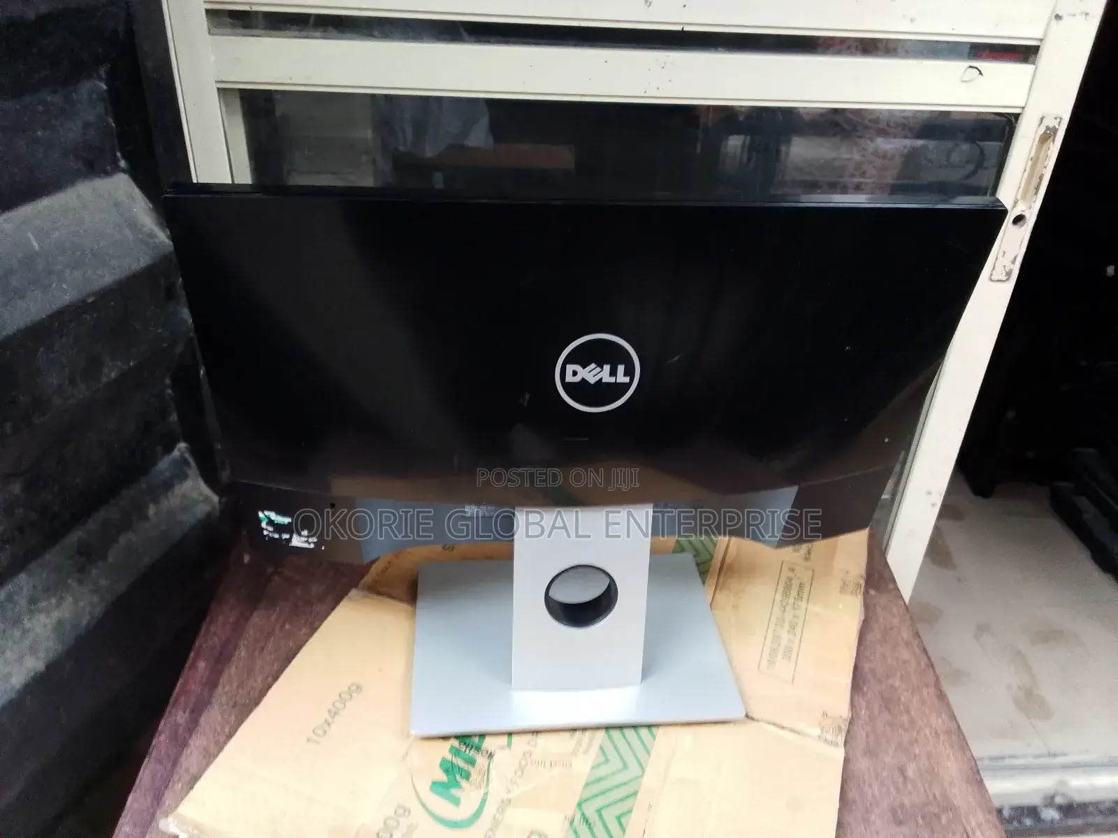 22 Inches Frameless Monitor
