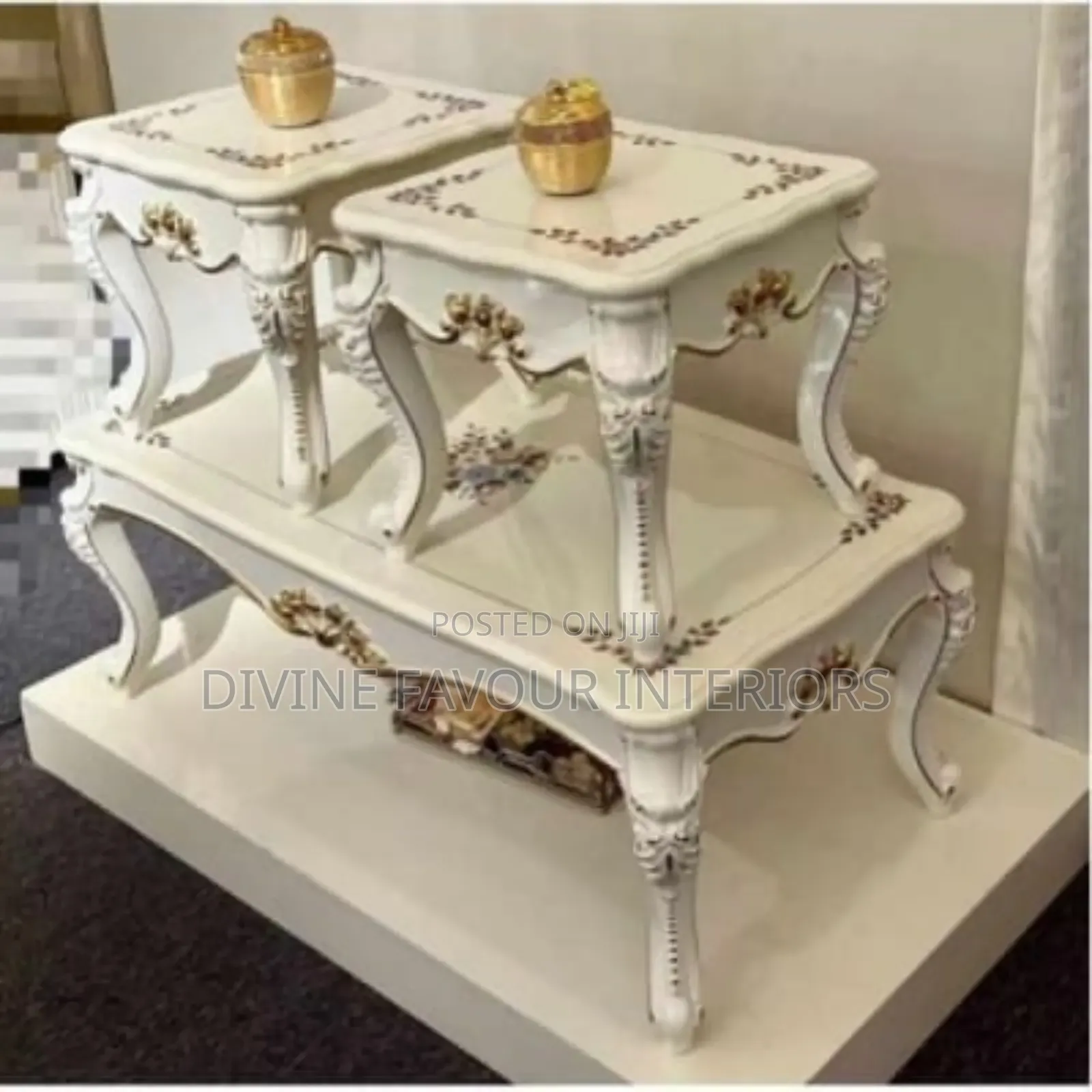 Royal Centre Table With 2 Side Stool- White