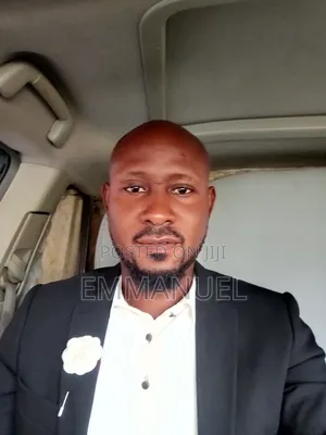 Professional Truck Driver With Class G Driving License