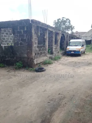 9bdrm House in Okokomaiko for sale