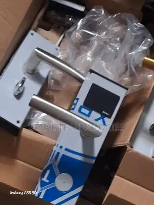 Modern Room Locking With Cards and Smart Tech