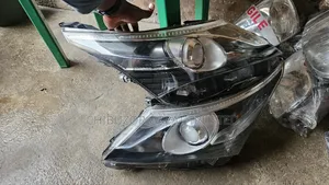 Headlamp Avensis 2012/2013