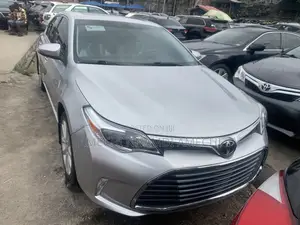 Toyota Avalon Limited 4dr Sedan (3.5L 6cyl 6A) 2015 Silver