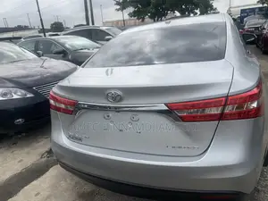 Toyota Avalon Limited 4dr Sedan (3.5L 6cyl 6A) 2015 Silver