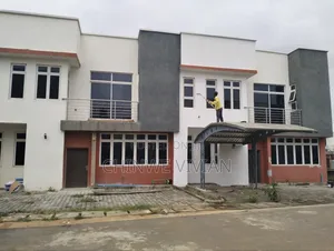 Photo - 3bdrm Duplex in Dantata Estate for rent