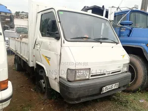 Nissan Trade White 1998 White