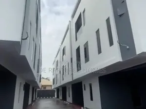 4bdrm Duplex in Sea Flow Estate for sale