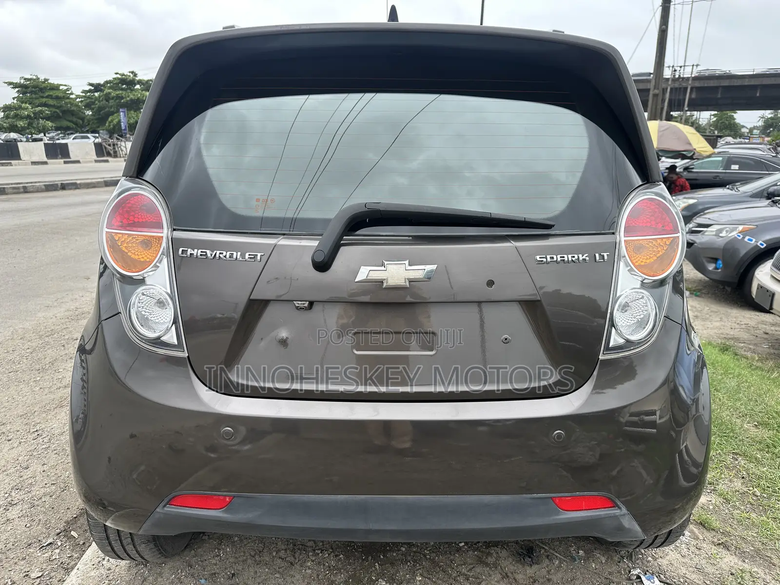 Chevrolet Spark Hatch LT 2011 Brown