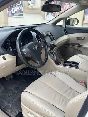 Toyota Venza V6 AWD 2010 White