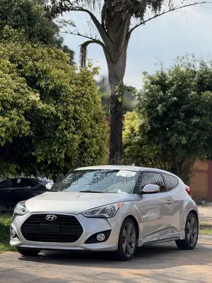 Hyundai Veloster 3dr Hatchback w/Black Interior (1.6L 4cyl 6AM) 2014 White