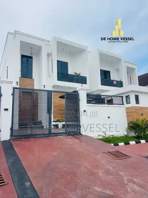 5bdrm Duplex in Chevron for sale