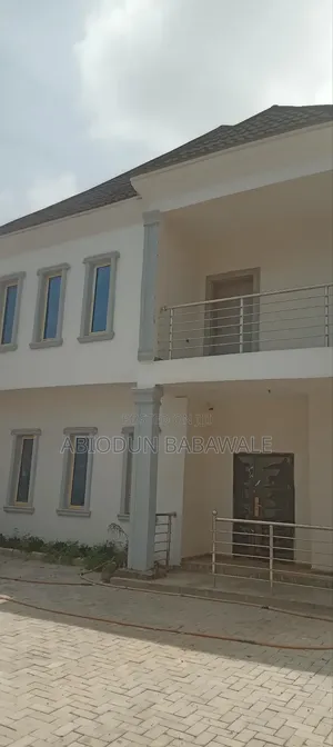 Photo - 4bdrm Duplex in Sunnyvale Estate for sale