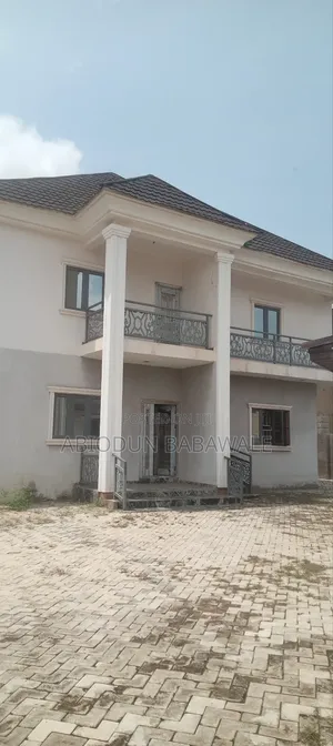 Photo - 8bdrm Duplex in Sunnyvale Estate for sale