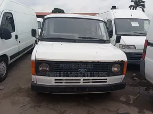 Photo - Ford Transit 1987 White