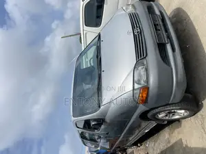 Toyota HiAce 2003 Silver