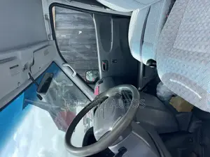 Toyota HiAce 2003 Silver